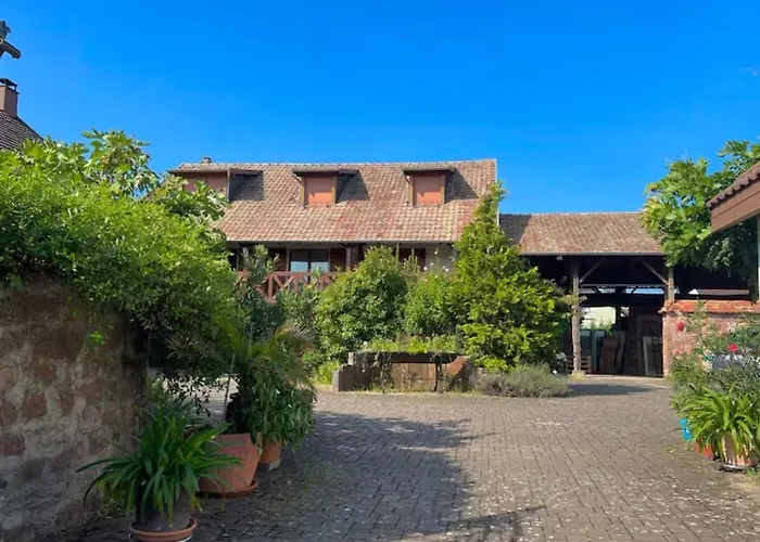 Le Balcon Suspendu Apartment *